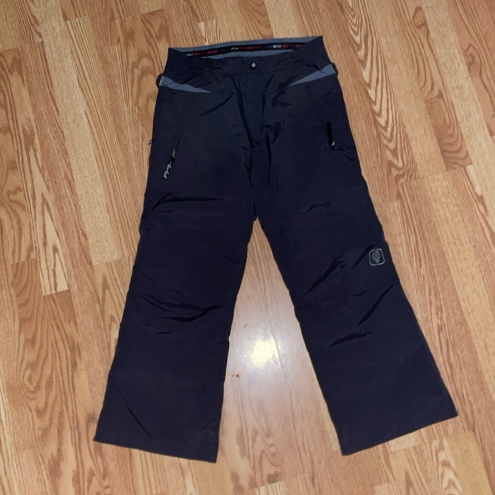 Betty rides snow pants - elements